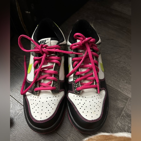 WOMEN NIKE DUNK SHOES - Picture 3 of 3